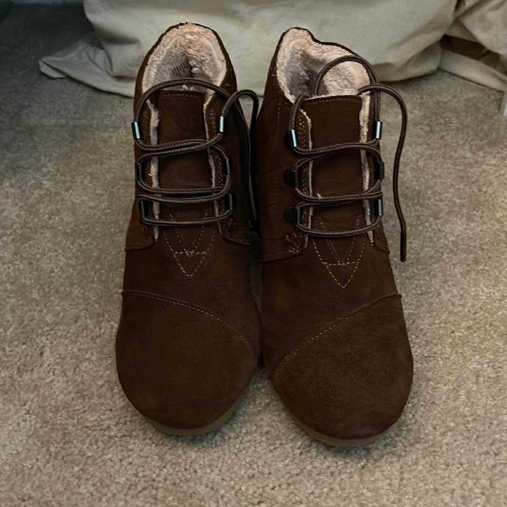 TOMs wedges